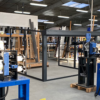 Atelier de fabrication de pergolas aluminium en Bretagne, MVA Le Rheu